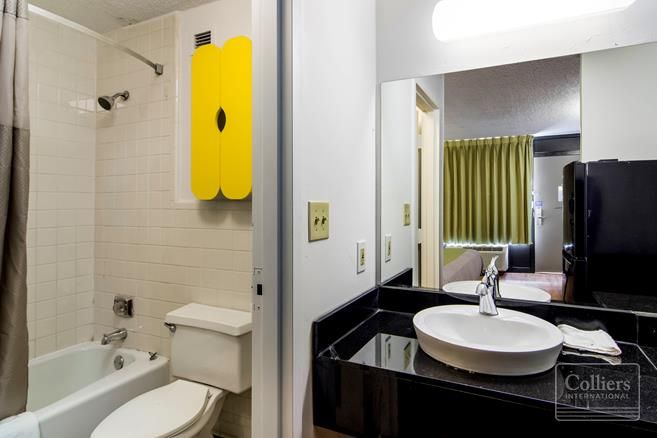 Motel 6/Studio 6 Offered Unencumberedby Debt and Management: 1513 Lafayette Pkwy, Lagrange, GA 30241
